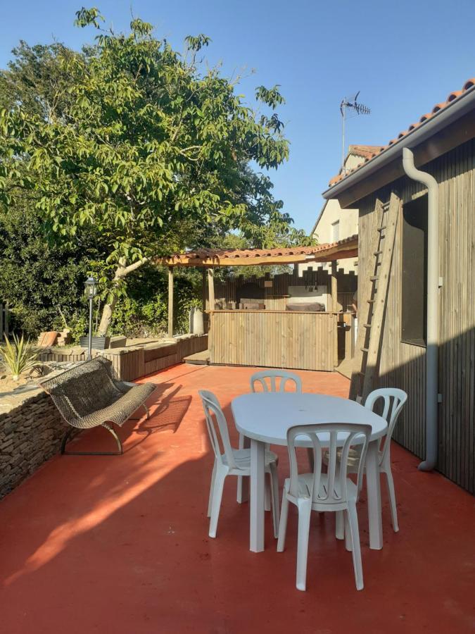 La Fenetre Villa Saint-Florent-des-Bois Bagian luar foto